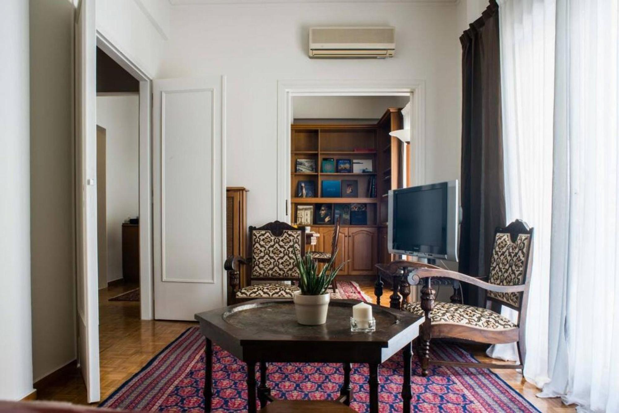 100m2 Of Classical Beauty Comfort Near Syntagma Athen