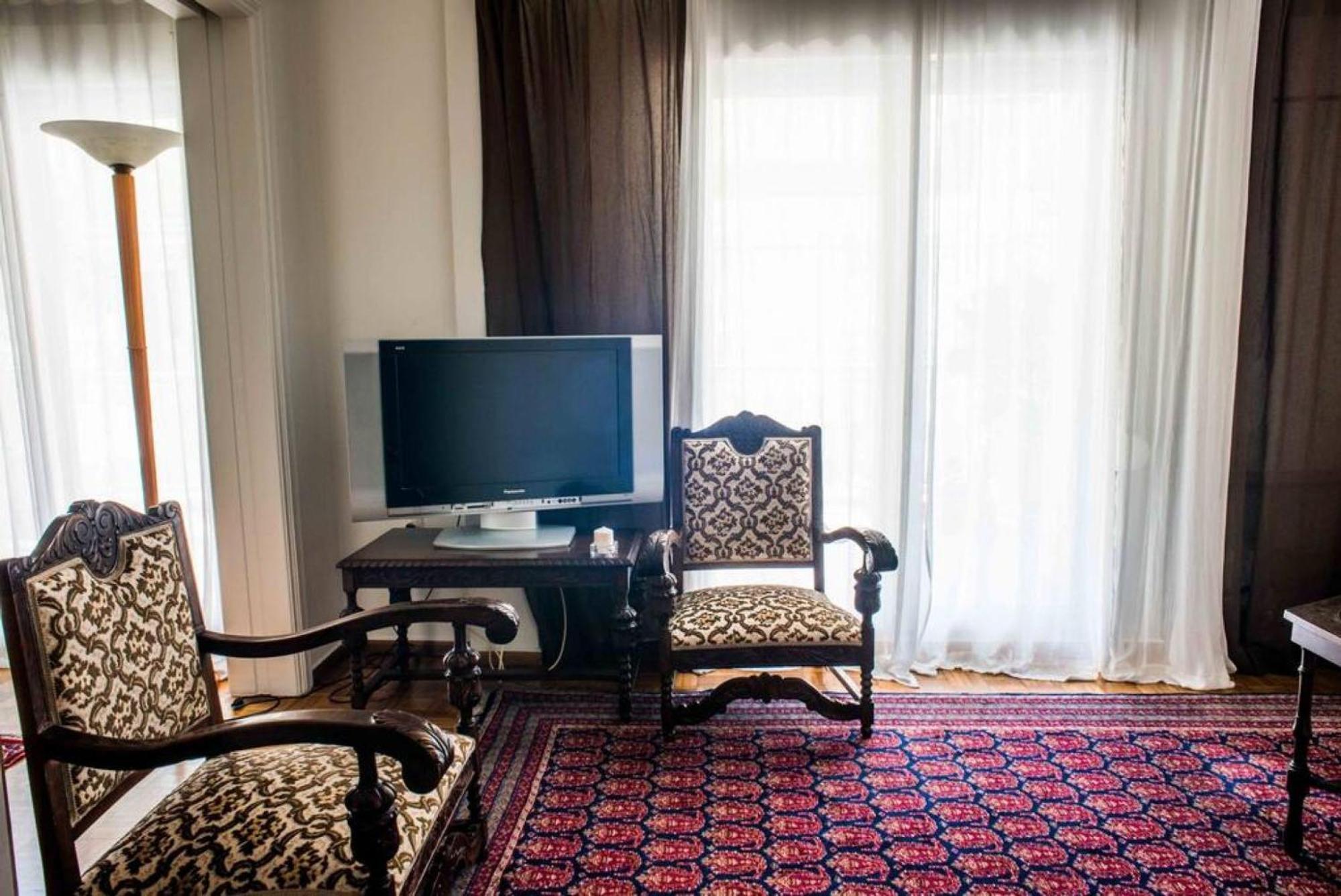 100m2 Of Classical Beauty Comfort Near Syntagma Apartment